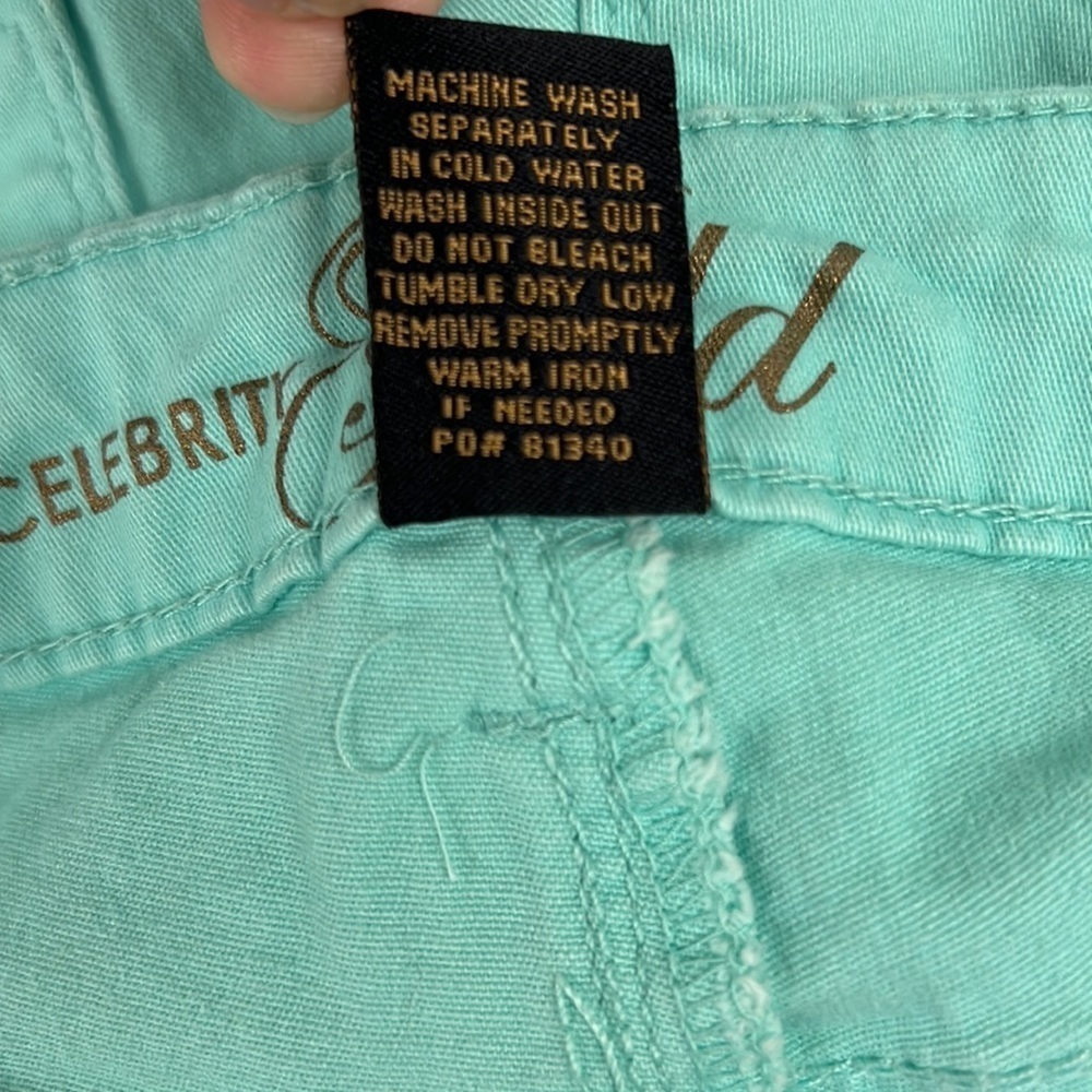 Celebrity Gold ladies capris - Picture 8 of 8